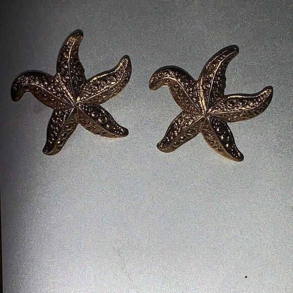 Gold Starfish Stud Flat Backed Pierced Earrings - Picture 5 of 5